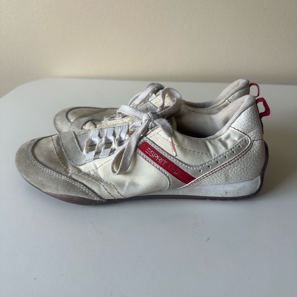 Vintage Esprit White Red Suede Sneaker